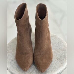 Dee Pointed Toe Bootie Dolce Vita Sz 6 Truffle Excellent condition. Wore twice